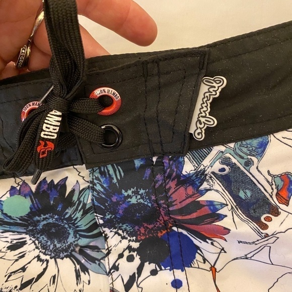 MAMBO Australia SKULL / Pistol Gun Board Shorts XL - Picture 6 of 7